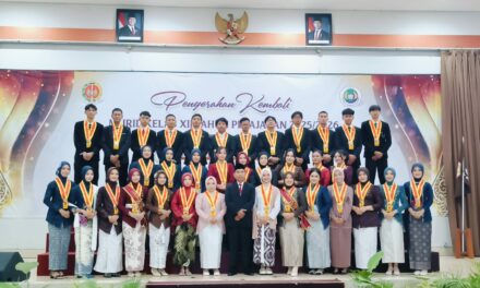 Penyerahan Kembali Murid Kelas XII Tahun Ajaran 2025/2026